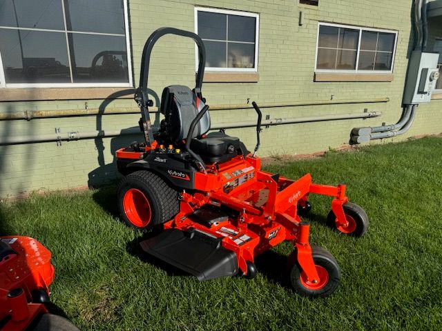 Kubota Z726XKWNC-60 Gas Zero-Turn Mower from YES Equipment